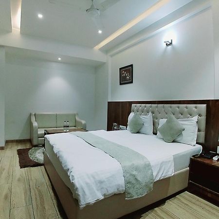 Hotel Sai Pratik, Newly Built Up, Complimentary Shuttle To The Temple Shirdi Exterior foto