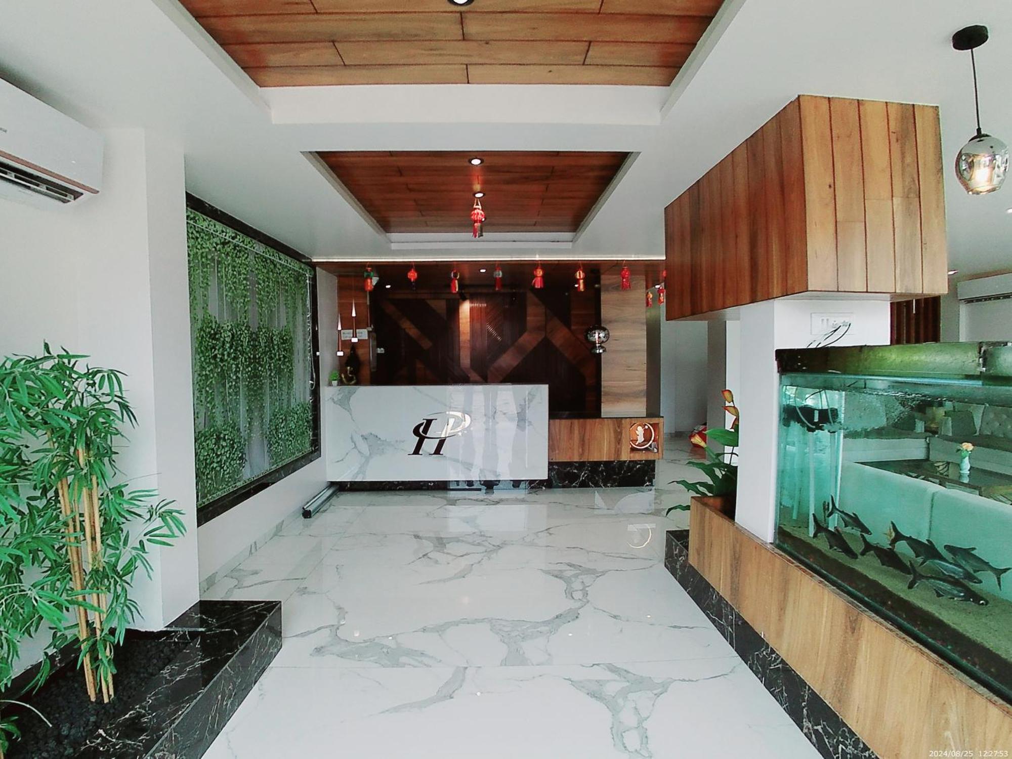Hotel Sai Pratik, Newly Built Up, Complimentary Shuttle To The Temple Shirdi Exterior foto